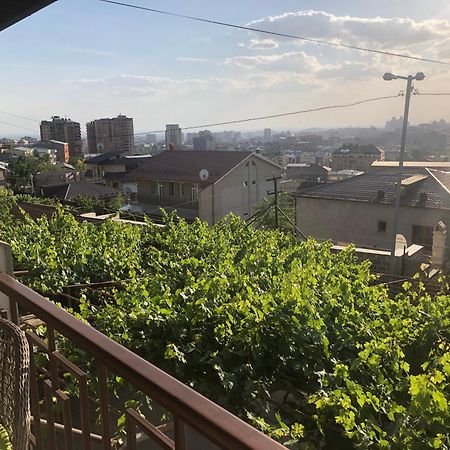 Hillside Guest House 예레반 외부 사진
