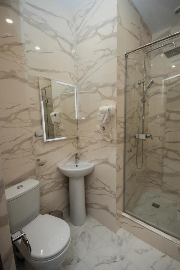 Hillside Guest House 예레반 외부 사진