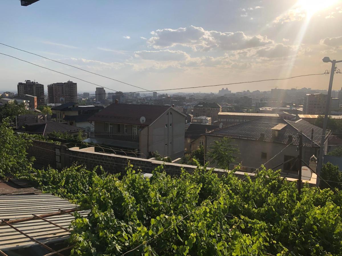 Hillside Guest House 예레반 외부 사진