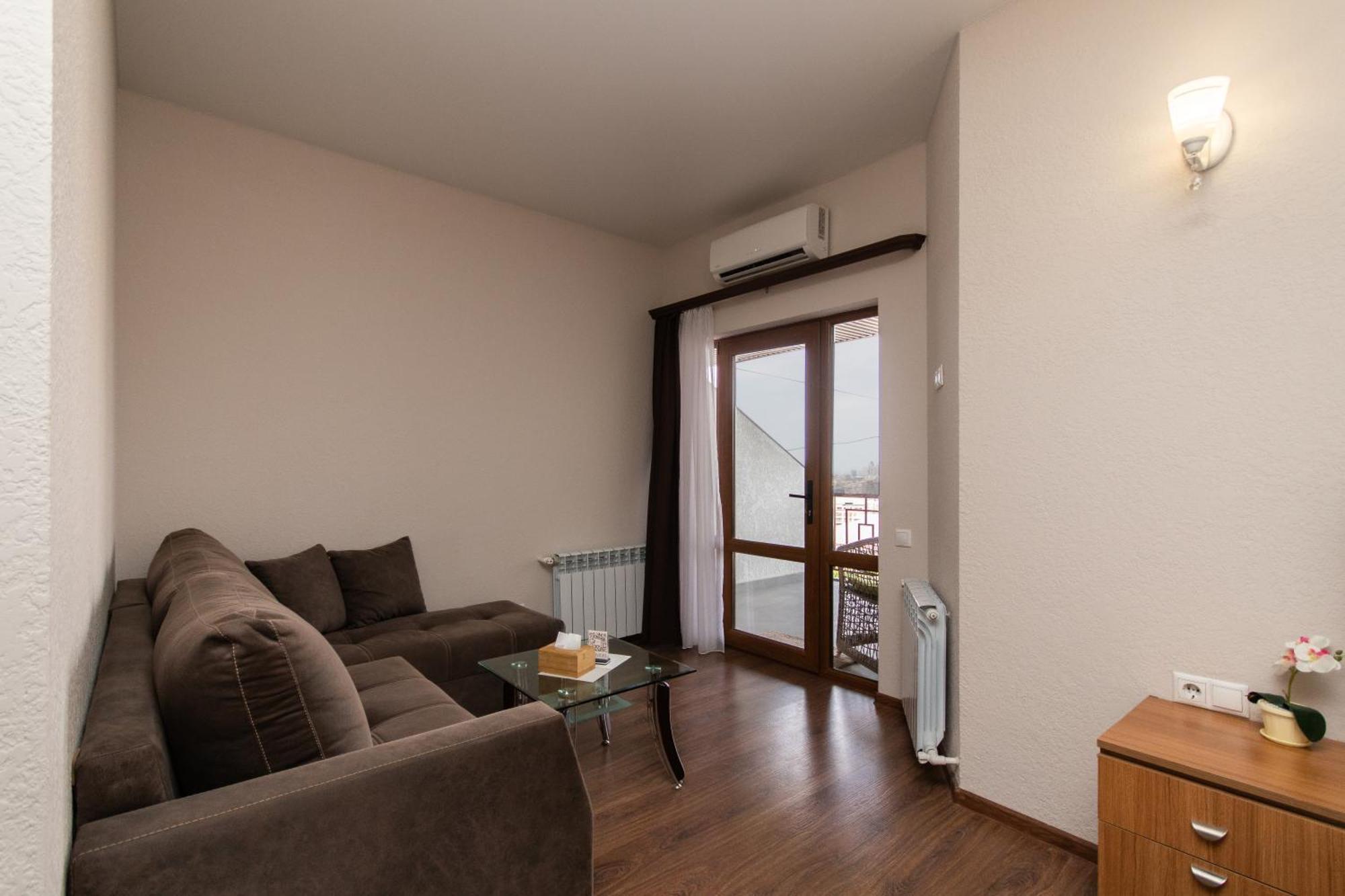 Hillside Guest House 예레반 외부 사진